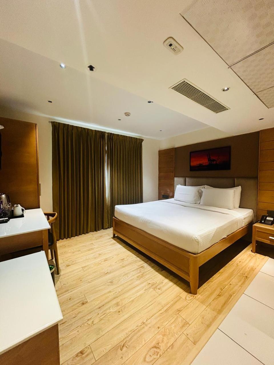 Townbridge Hotels & Suites Kochi المظهر الخارجي الصورة