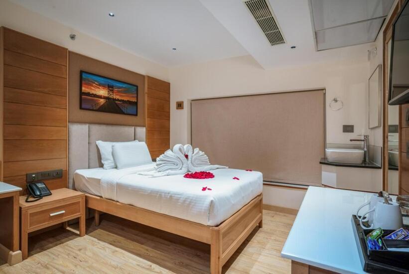 Townbridge Hotels & Suites Kochi المظهر الخارجي الصورة